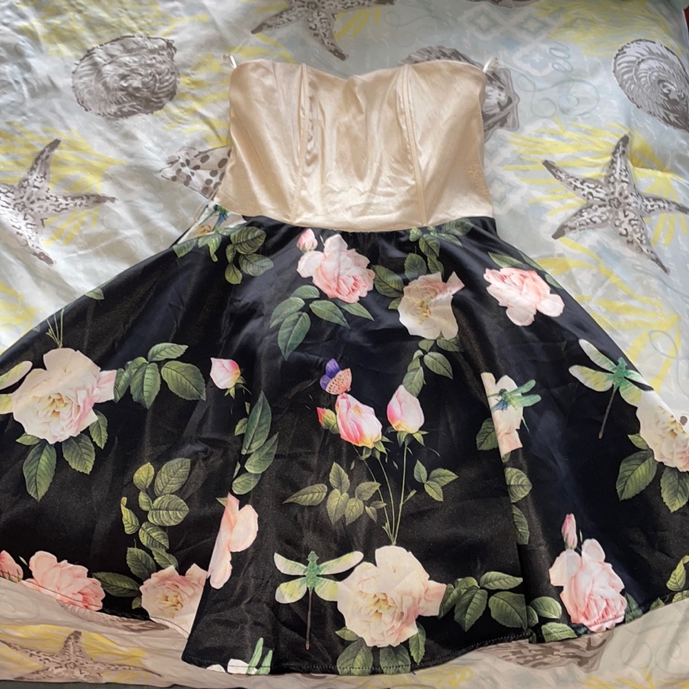 Beautiful dress!
